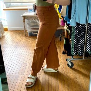 CAMEL CROPPED WIDE LEG PANTS